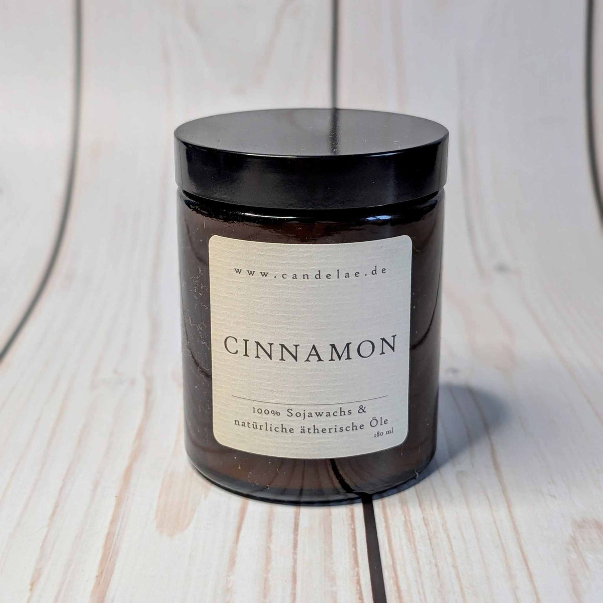 Cinnamon Outdoor Duftkerze mit Zimtrinde, Outlet Edition aus Sojawachs