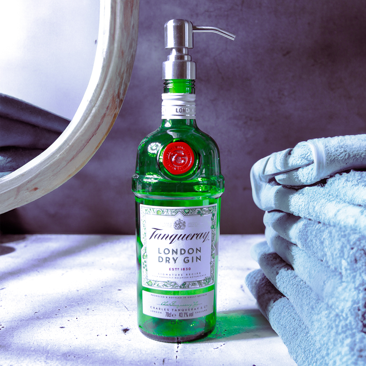 Tanqueray Gin Originalflasche als Seifenspender mit Pumpkopf