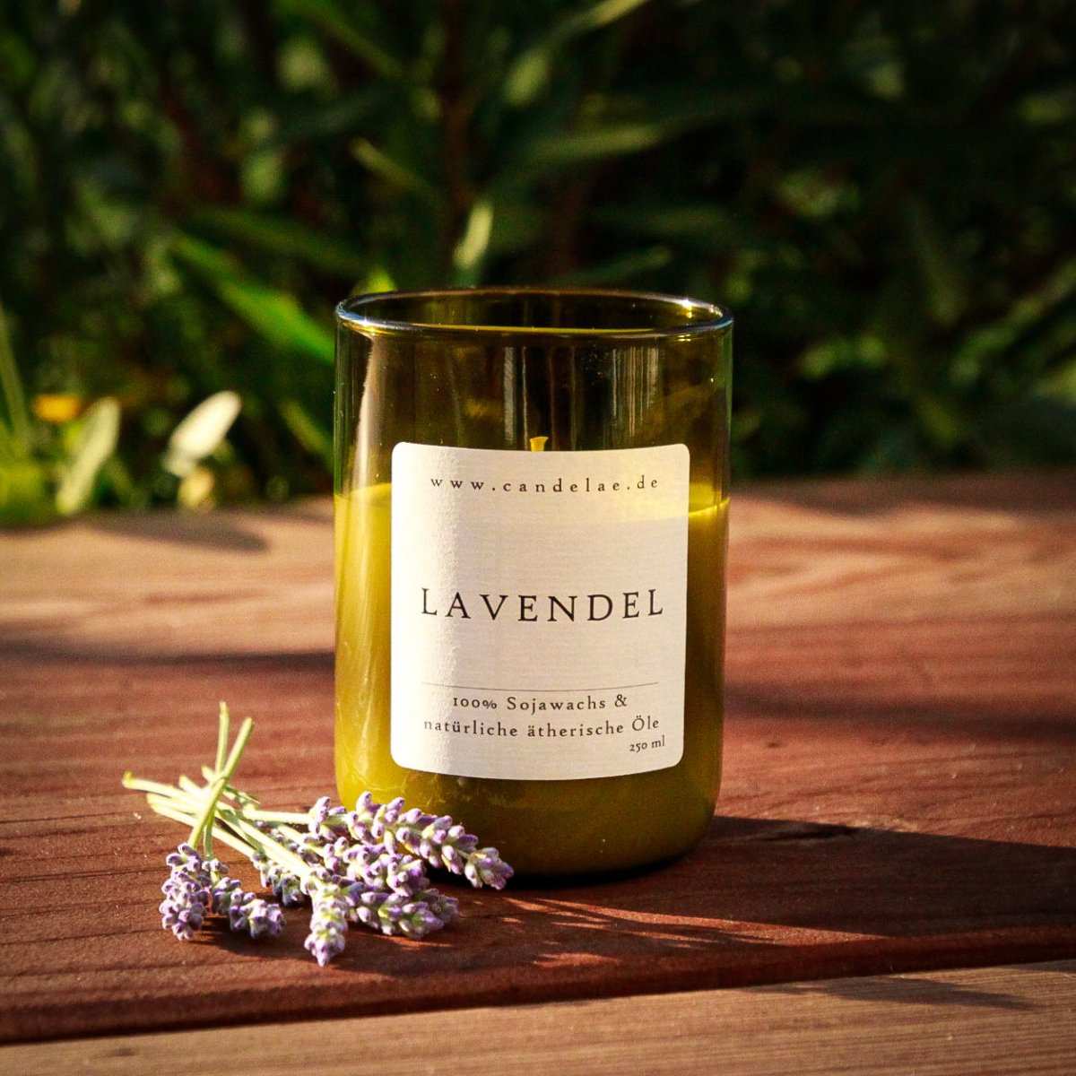 Lavendel Duftkerze mit sanftem blumigem Duft