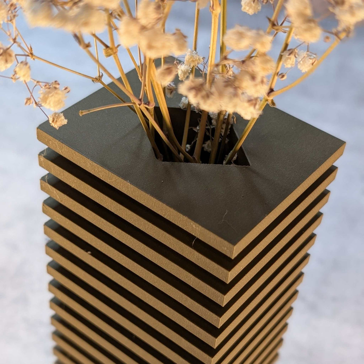 Nado Vase Black Walnut aus PLA-Wood – Produktansicht